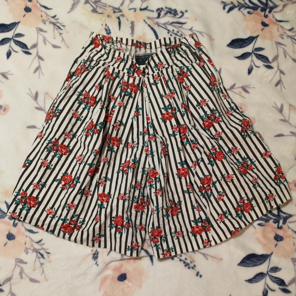 Vintage floral & striped cotton pleated shorts